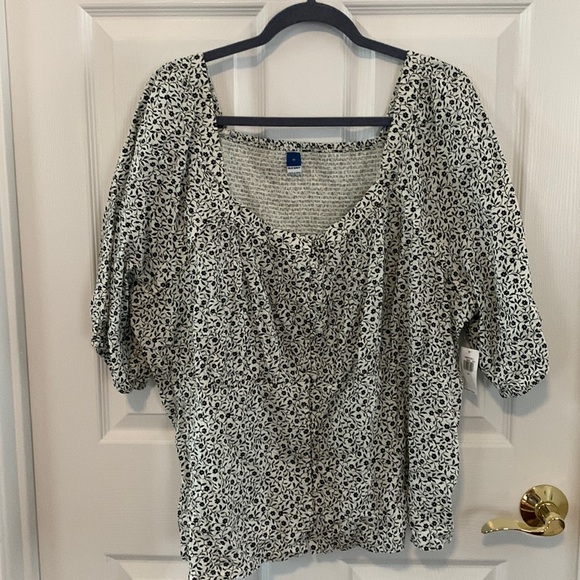 NWT Old Navy Black/White floral button down short sleeve top Plus size 3X - Picture 1 of 8